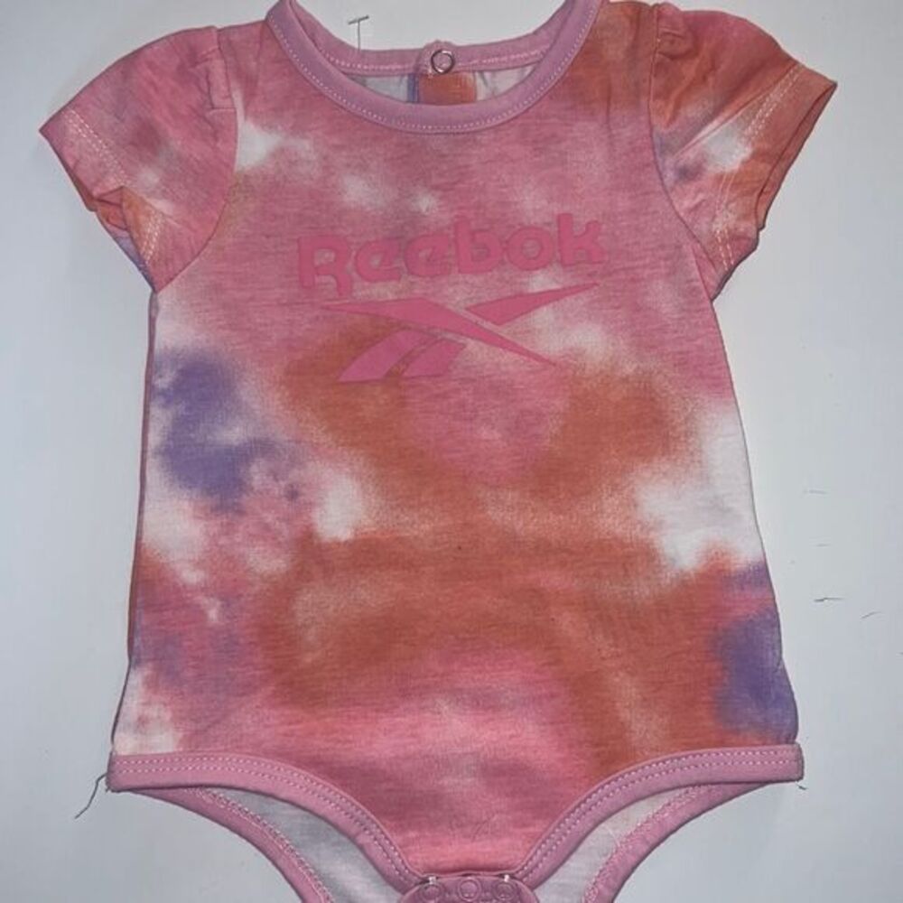 🛍️PRETTY Little GIRLS REEBOK TOP SIZE 0-3 MONTHS 🛍